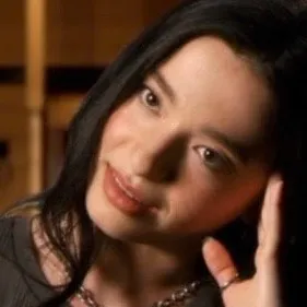 chat with ai character: Amber Freeman