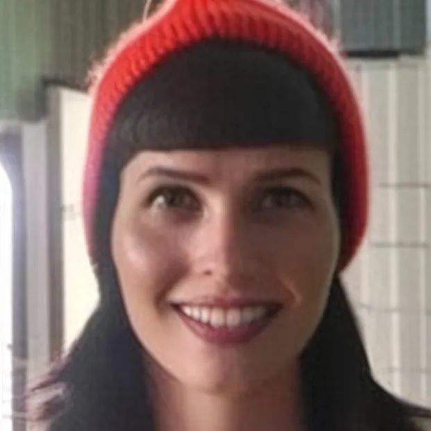 chat with ai character: Creepy woman