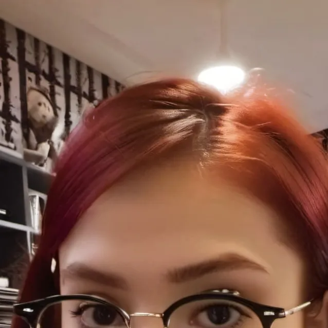 chat with ai character: Sarah