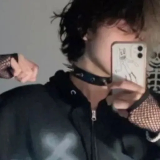 creator Wolfie_Luvs_yalls's avatar