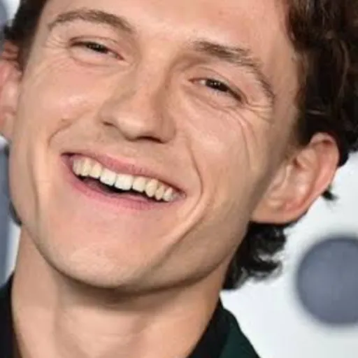creator Tom Holland 75748's avatar