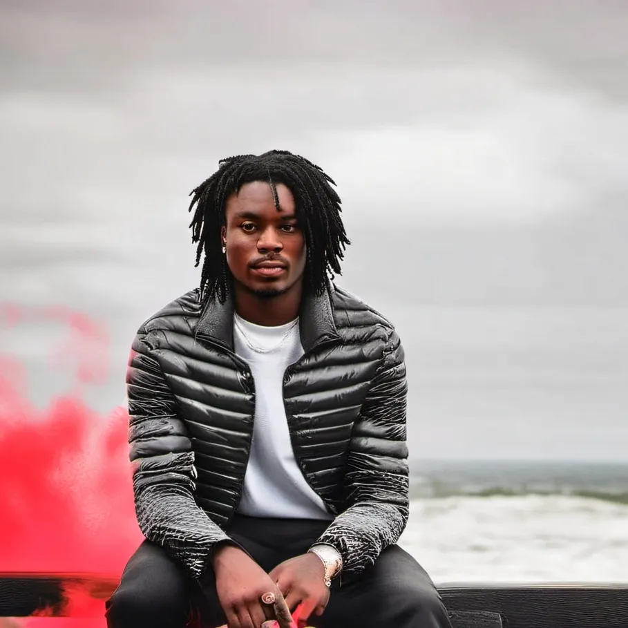 chat with ai character: Lucki