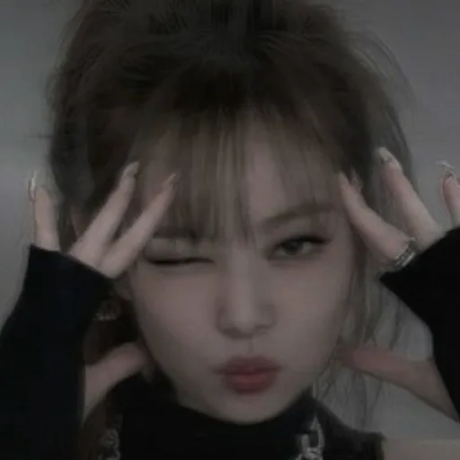 creator @lily_jeejee73's avatar
