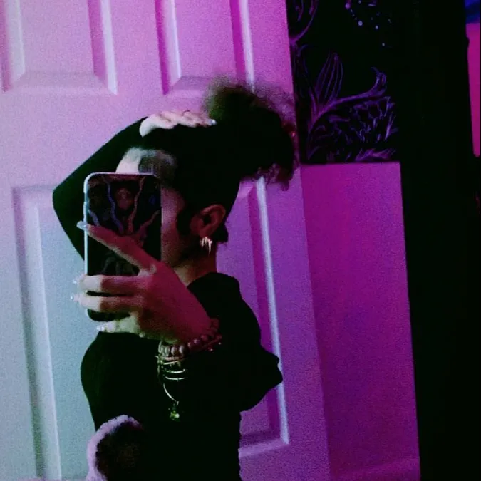 chat with ai character: Imani