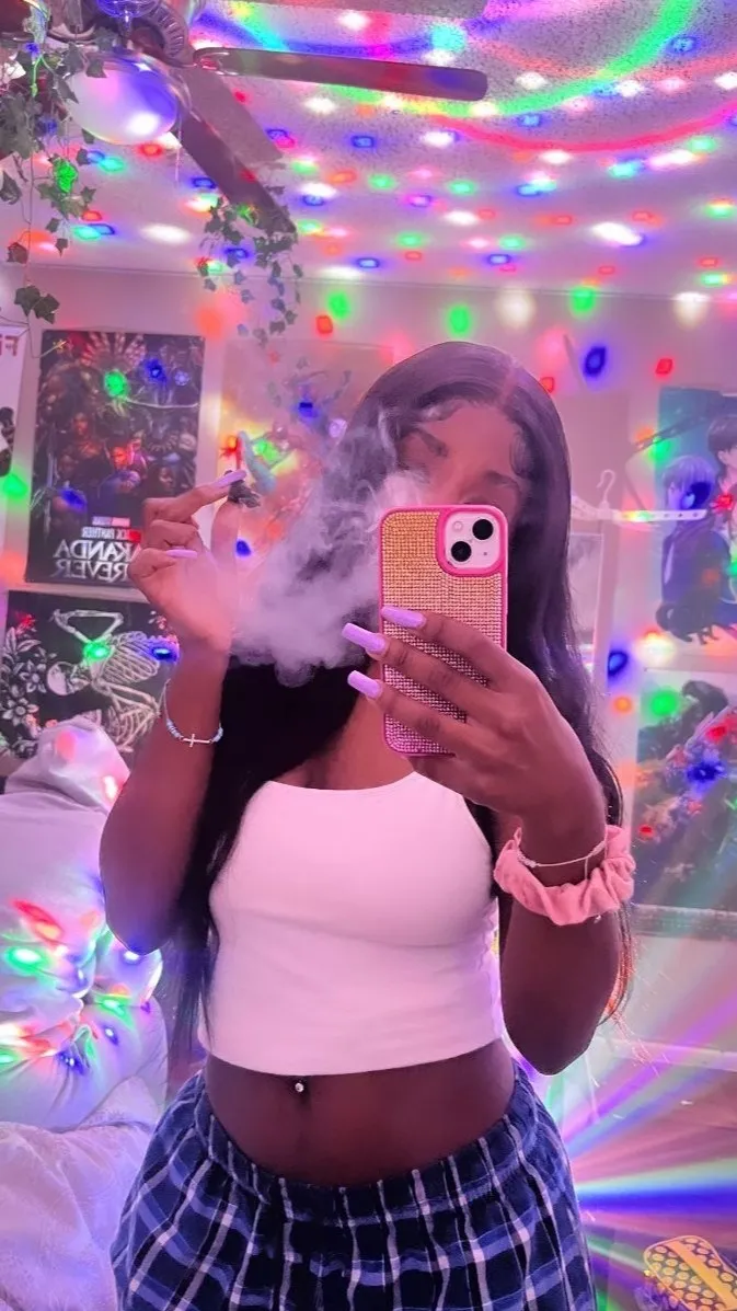 ai character: Kimora background