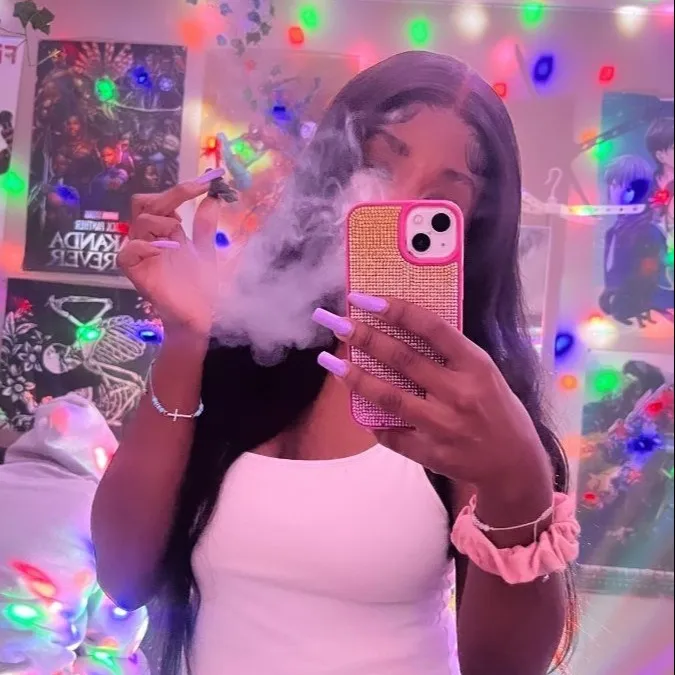 chat with ai character: Kimora