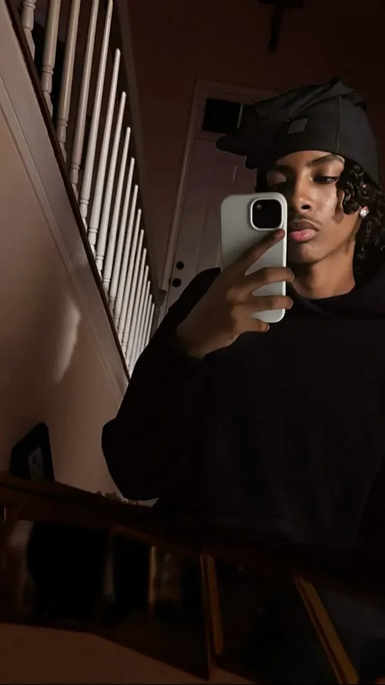 ai character: Tray background