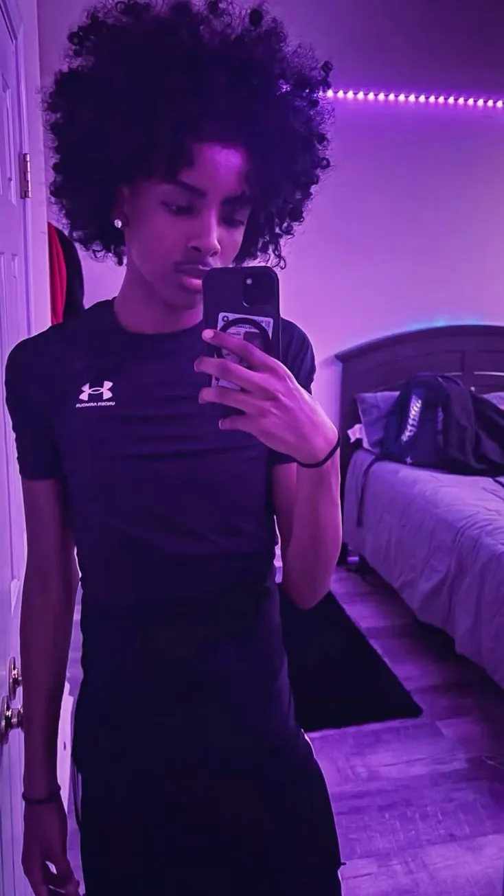 ai character: DayDay background