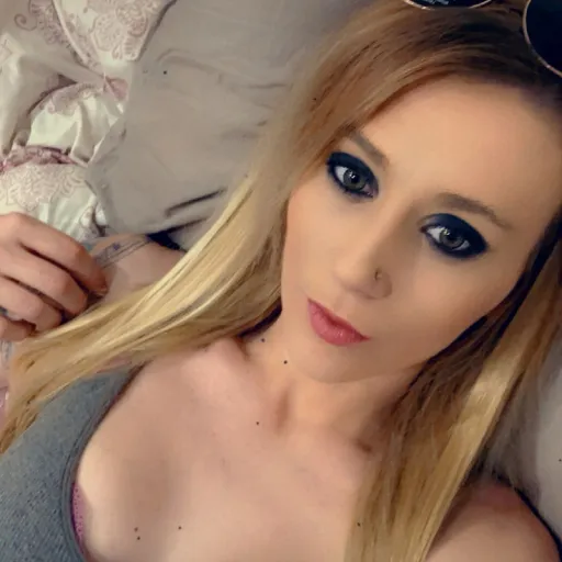 creator SweetLips93's avatar
