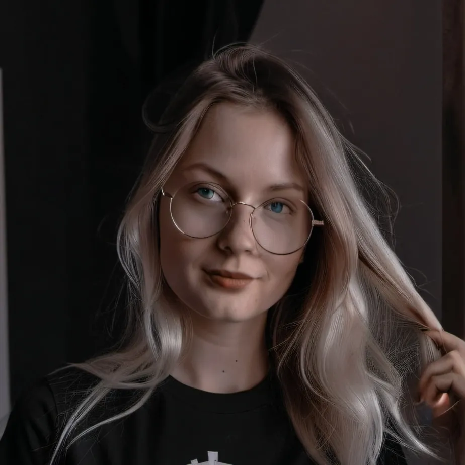 chat with ai character: Luzia