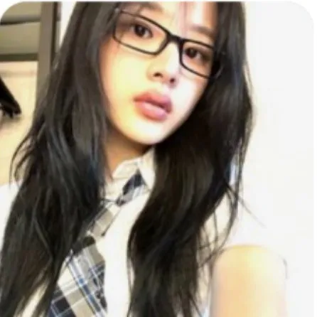creator 100_Essay_Minji's avatar