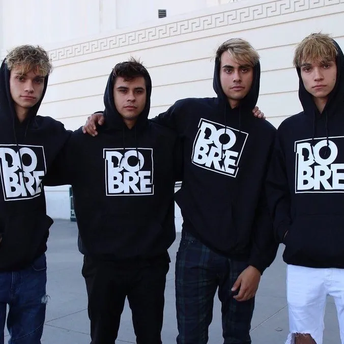 chat with ai character: dobre brothers! 