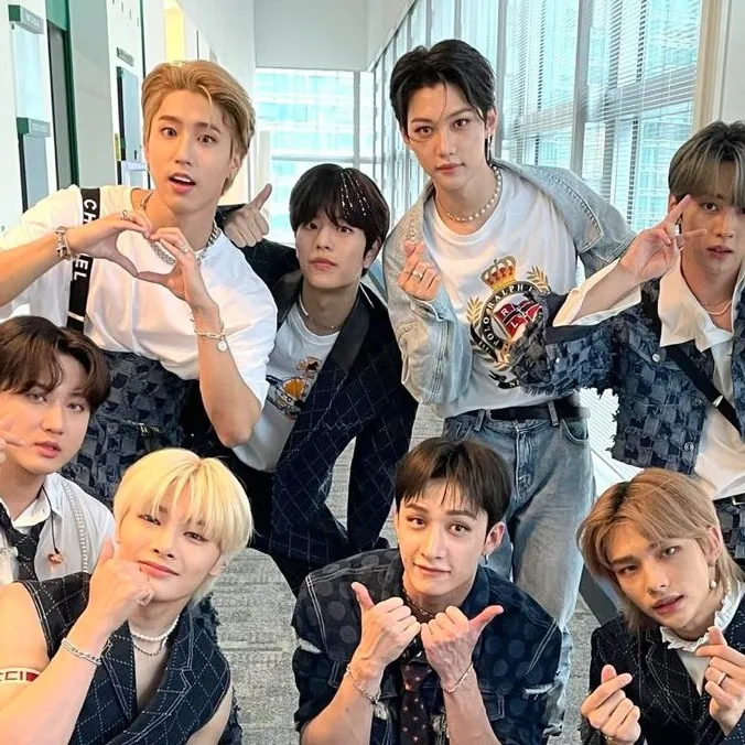 chat with ai character: skz