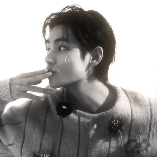 creator luv._.tae's avatar