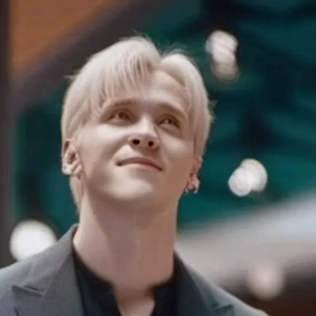 chat with ai character: Draco Malfoy