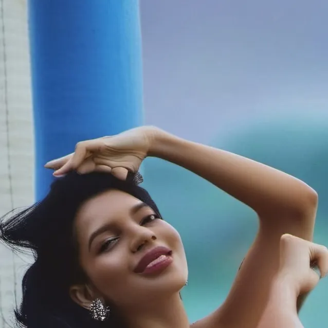 chat with ai character: Dayana 