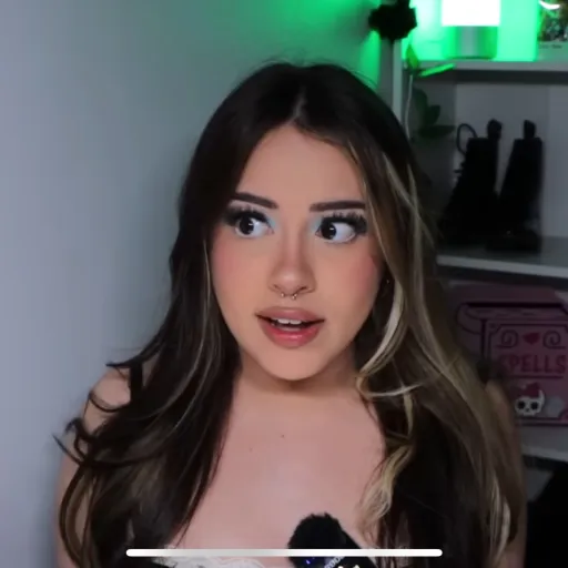 creator Erika Angel's avatar