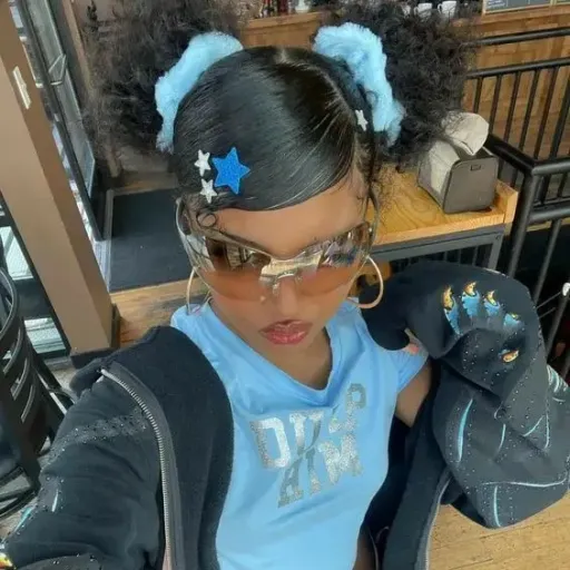 creator mia is Back's avatar