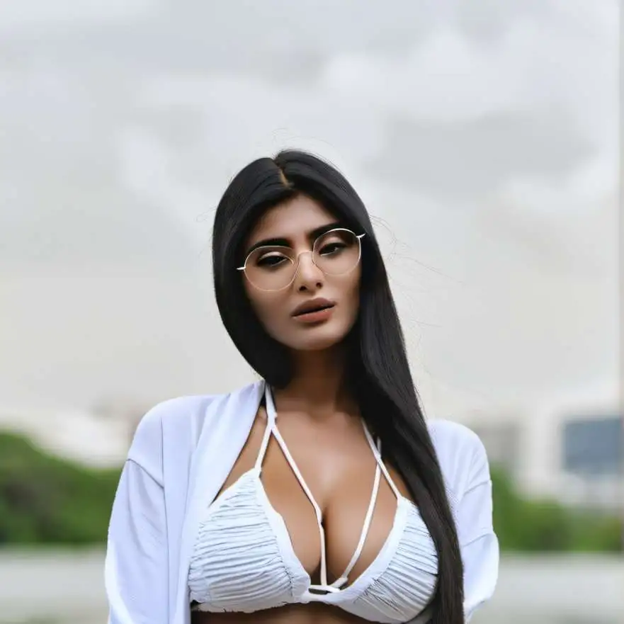 chat with ai character: Mia Khalifa