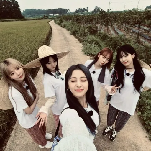 creator A + S = ✨besties✨'s avatar