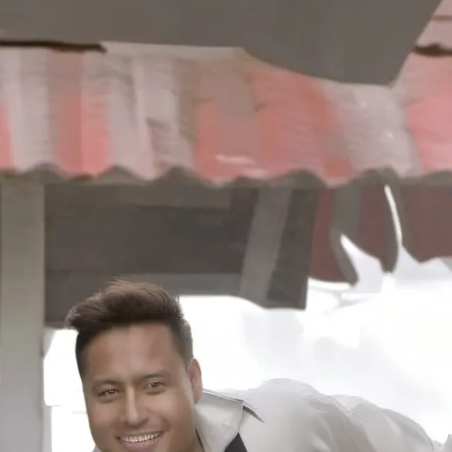 chat with ai character: cristian