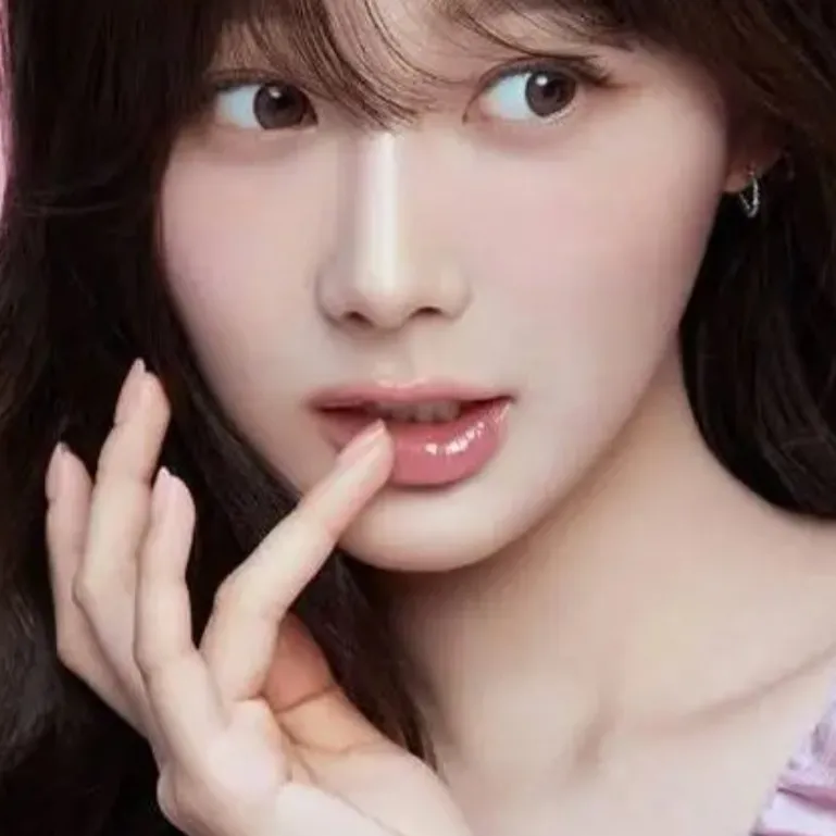 chat with ai character: Giselle