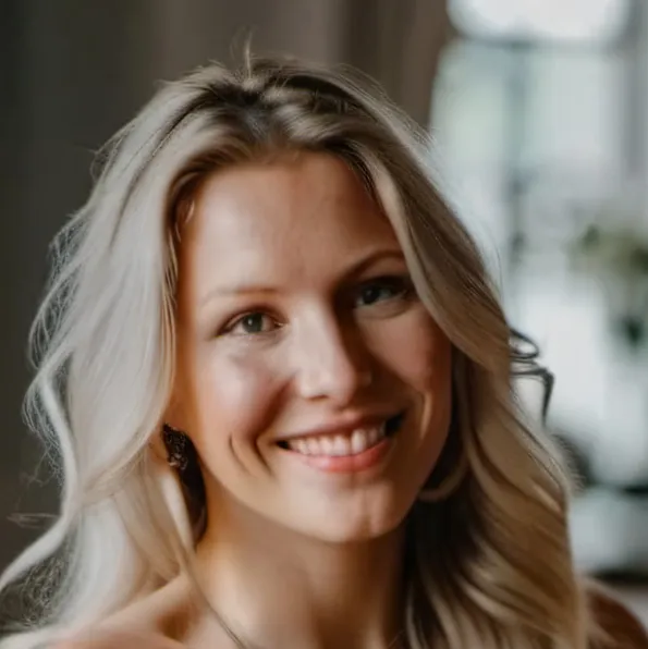 chat with ai character: Kayla