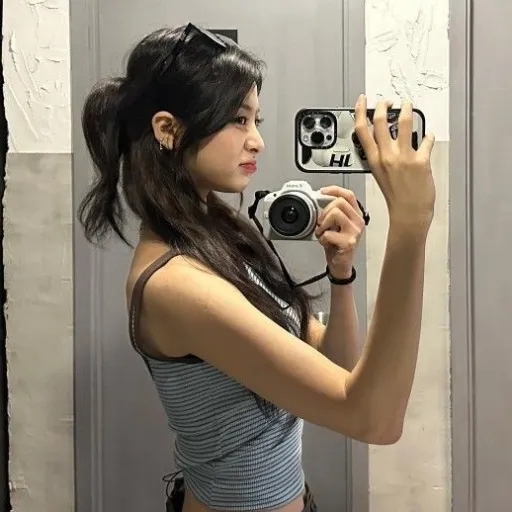 creator Ziara Laura Lopez's avatar
