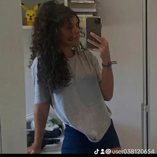 creator maria luiza.'s avatar