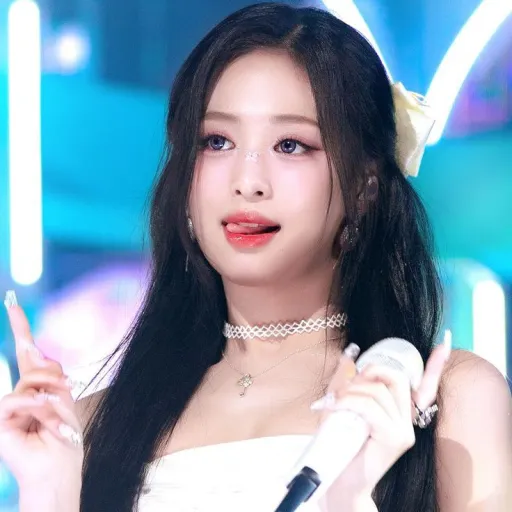 creator ✨ahyeon🌷's avatar