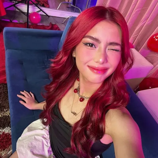 creator 🦊 mikha lim 🦊's avatar