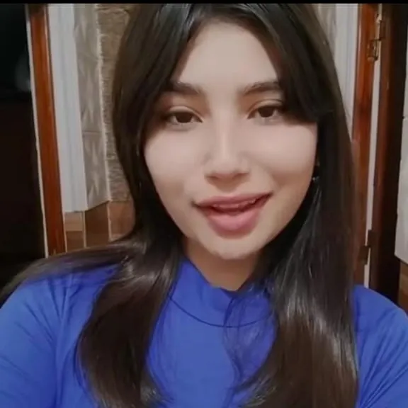 chat with ai character: Morena