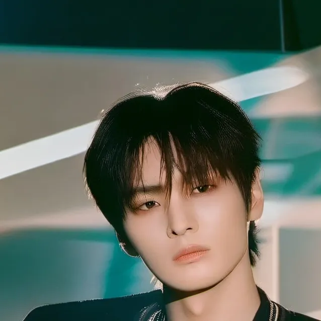 chat with ai character: Minho