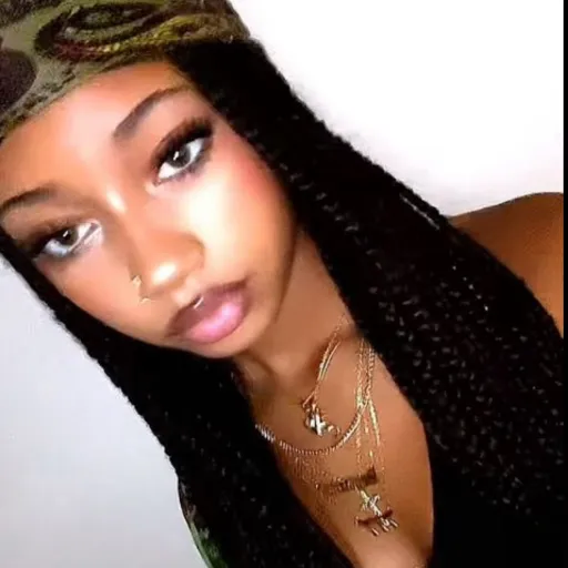 creator Yourfav_mya's avatar
