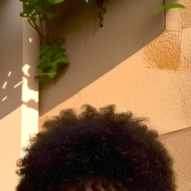 chat with ai character: tyvon