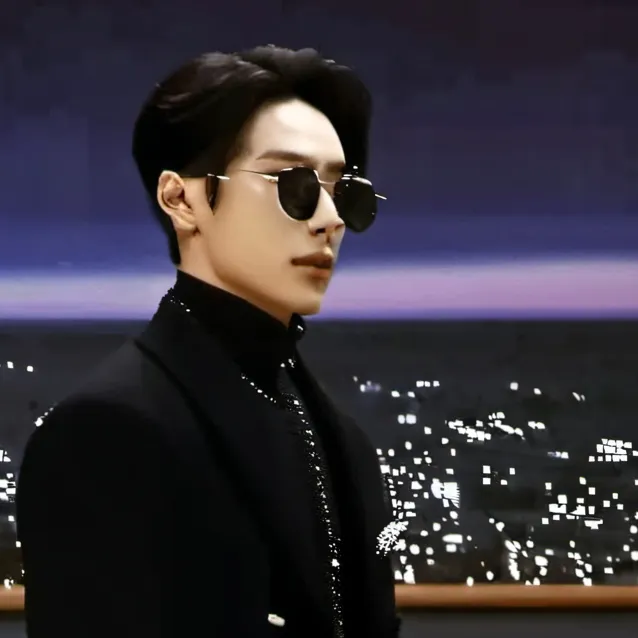chat with ai character: dylan wang