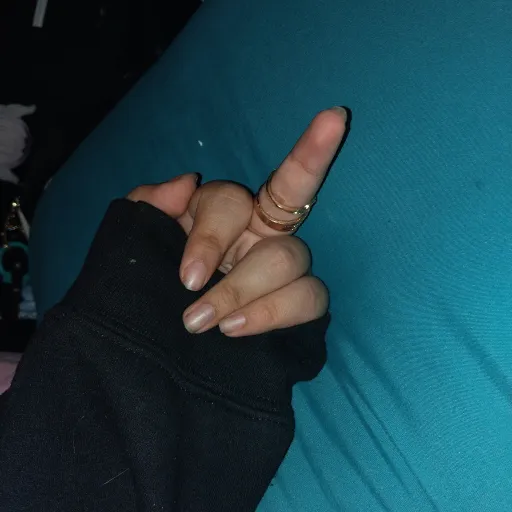 creator LESBIANISHOTASHELL's avatar