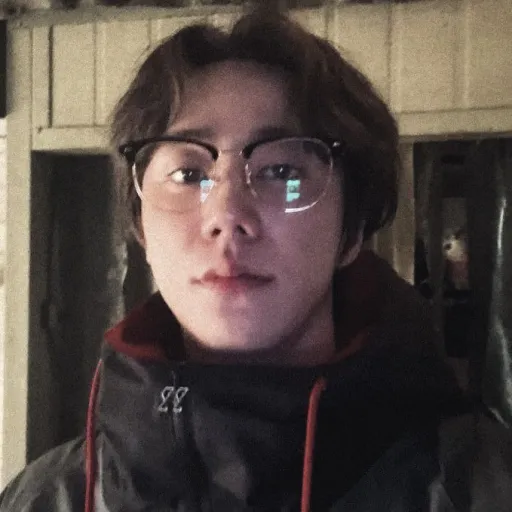 creator 囧 iris ☕︎︎'s avatar