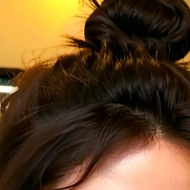 chat with ai character: arianna