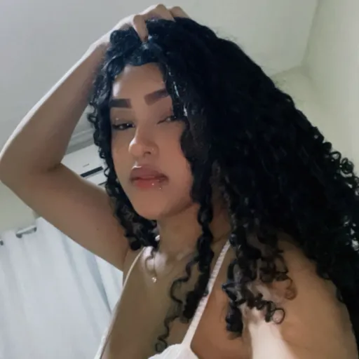 creator Taislane Neves's avatar