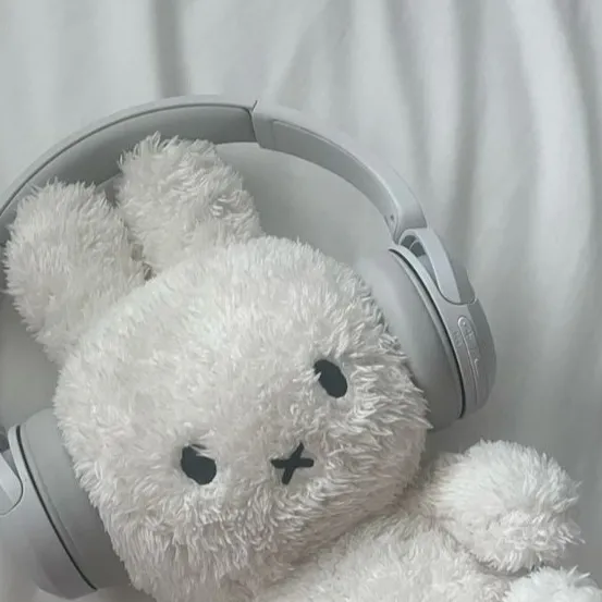 chat with ai character: miffy the plushiw