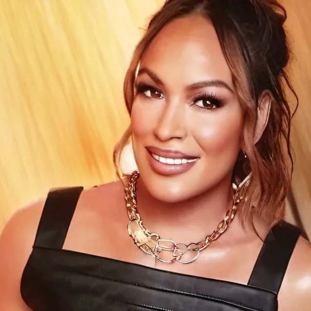 chat with ai character: Nia Jax