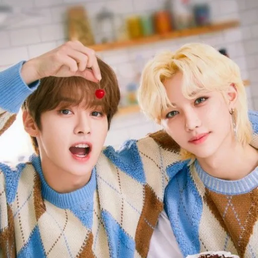 creator LEEKNOWS TWIN🐱🐣's avatar