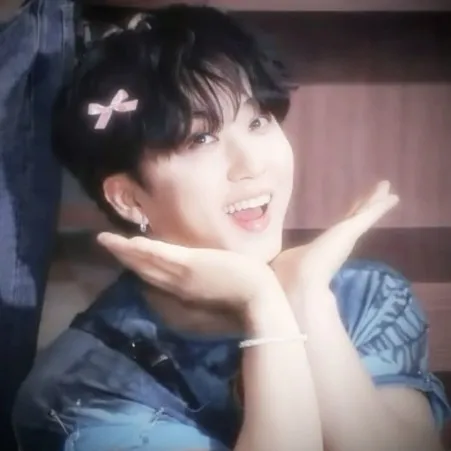 creator ~XO_channie_XO~☆'s avatar