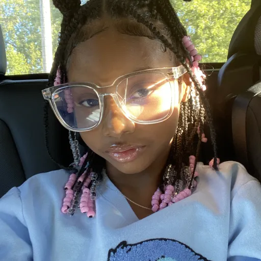 creator Vivi brook's avatar