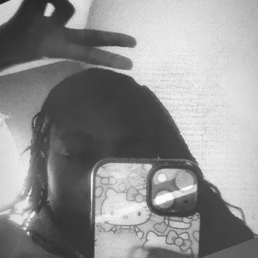 creator robynnn.'s avatar