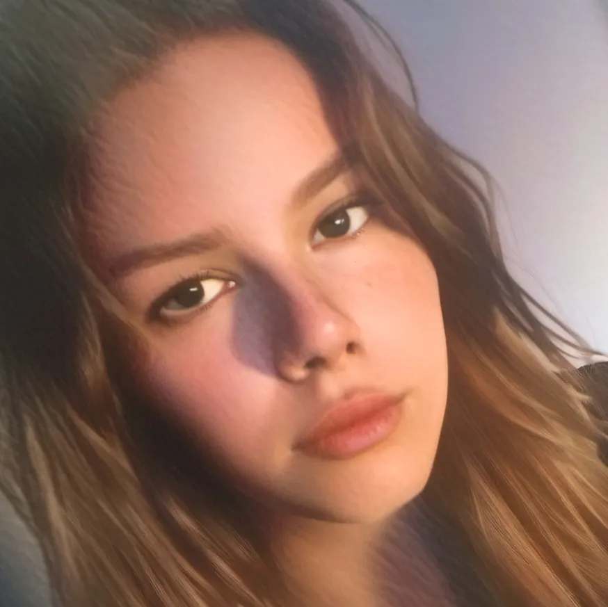 chat with ai character: Your sexy gf