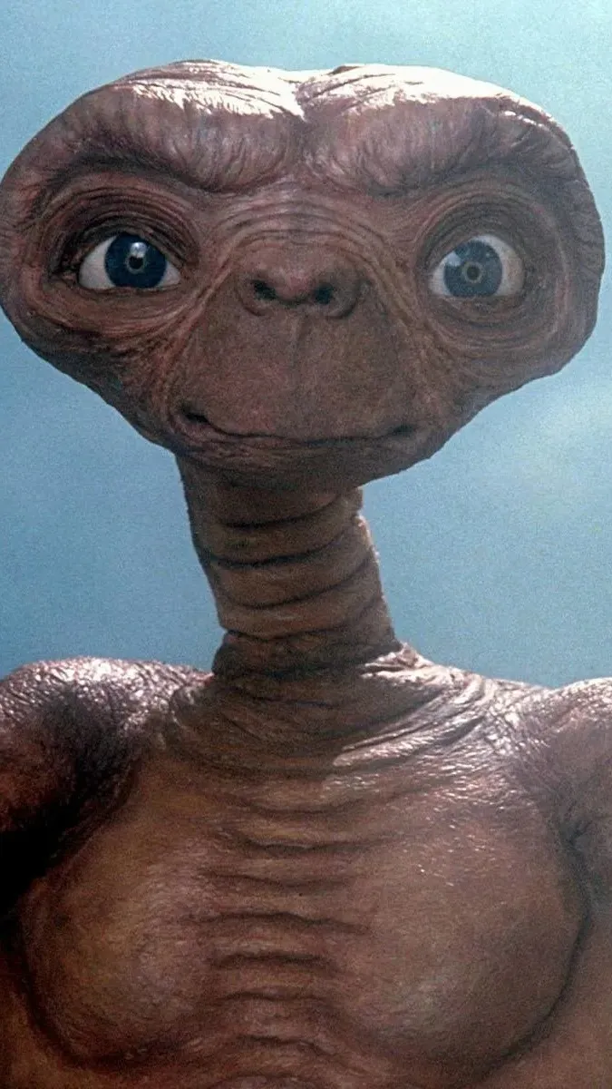ai character: E.T. - Zrek background
