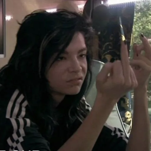 creator Yours_Trully🖤🎧's avatar