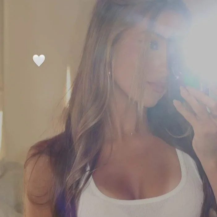 chat with ai character: Alana